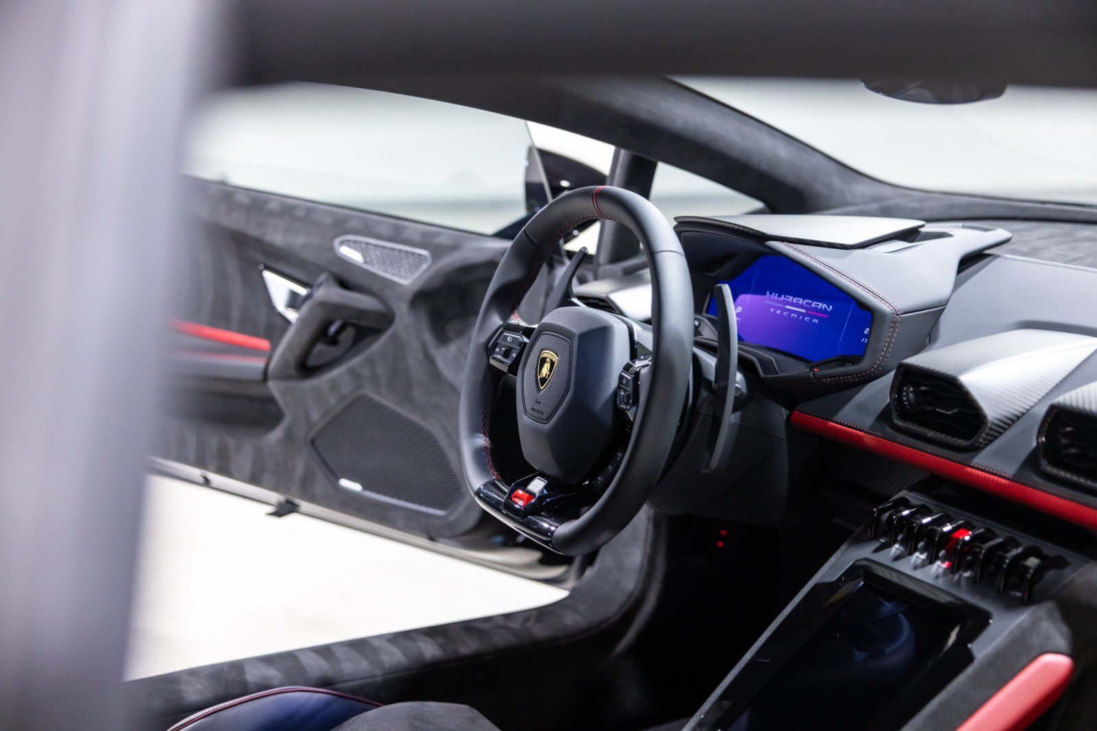 Used 2024 Lamborghini Huracan Tecnica RWD image 34