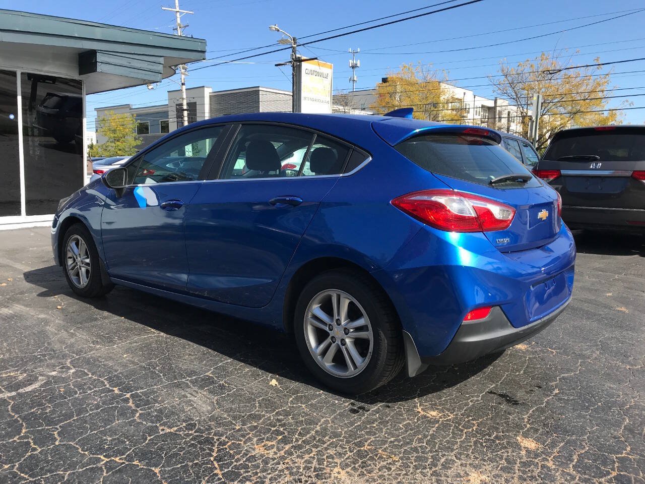 Used 2017 Chevrolet Cruze LT w/ Convenience Package FWD image 5
