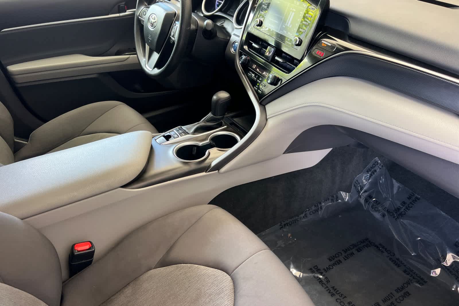 Used 2022 Toyota Camry LE FWD image 15