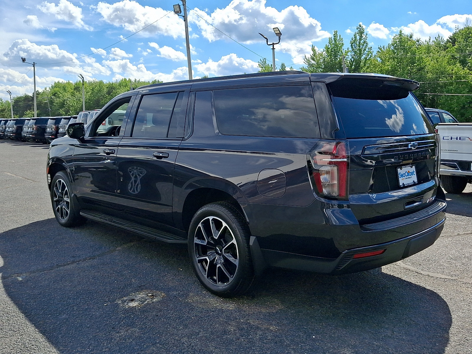 Certified 2023 Chevrolet Suburban RST AWD/4WD image 5