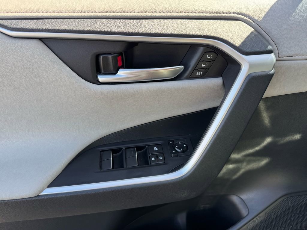 Used 2019 Toyota RAV4 Limited w/ Cold Weather Package image 11