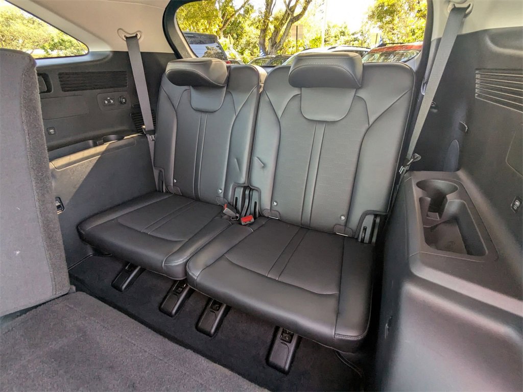 Used 2024 Kia Sorento S image 29