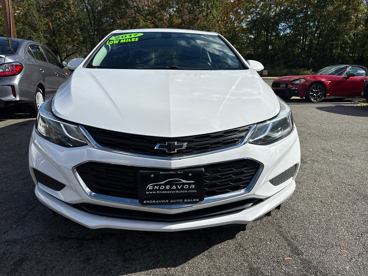 Used 2017 Chevrolet Cruze LT w/ Convenience Package image 2
