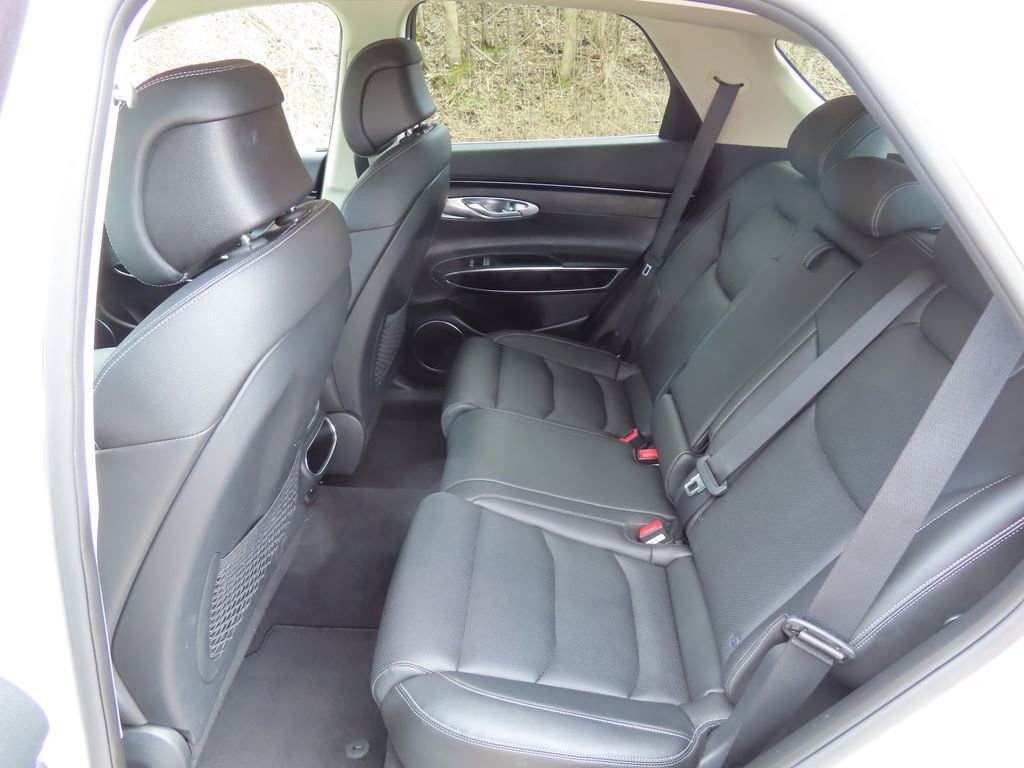 Used 2025 Genesis GV70 2.5T image 25