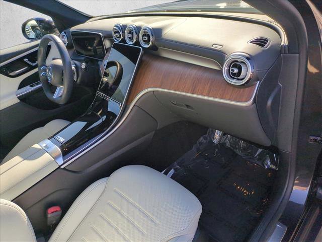 Used 2025 Mercedes-Benz GLC 350e 4MATIC image 24