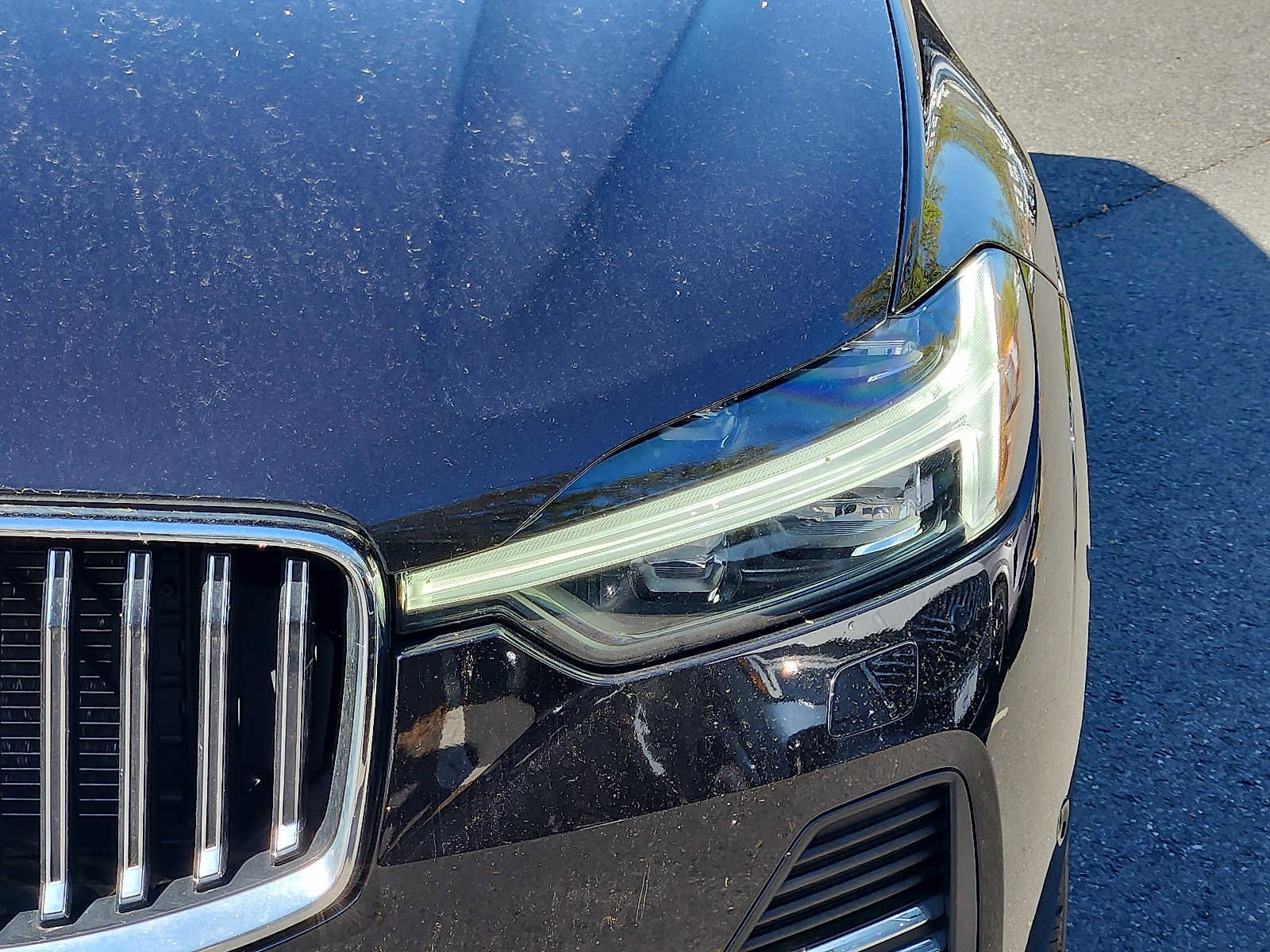 Certified 2023 Volvo XC60 B6 Ultimate w/ Protection Package Premier image 9