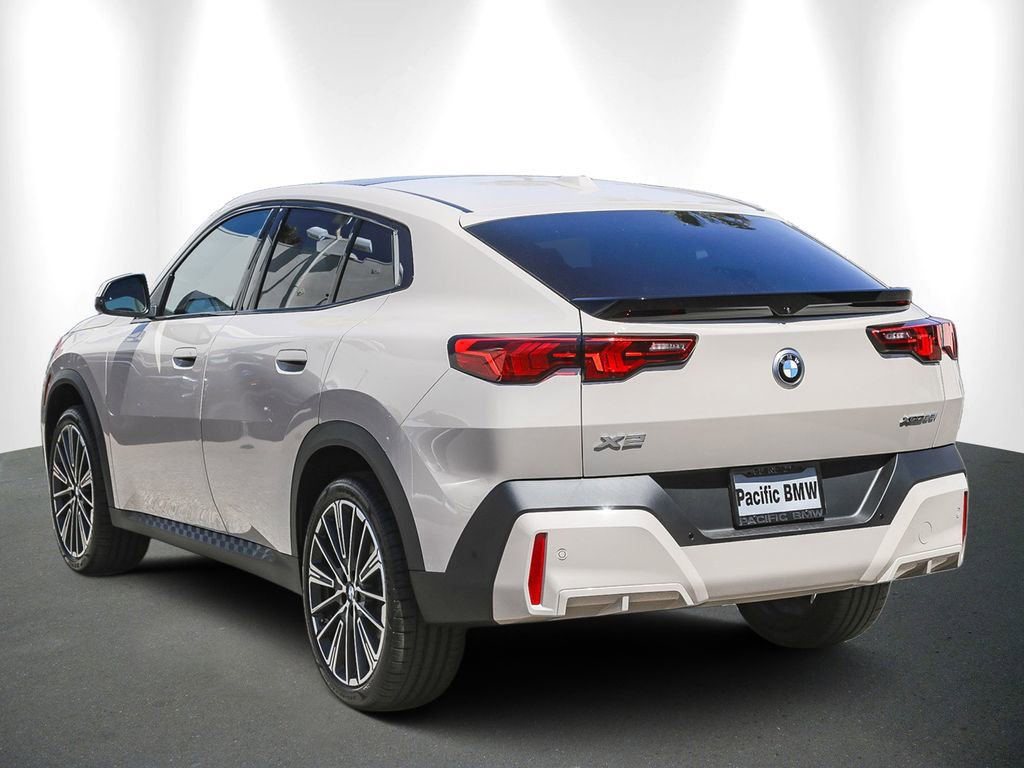 New 2026 BMW X2 xDrive28i w/ Technology Package AWD/4WD image 4