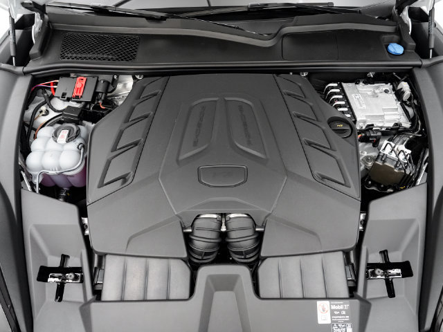 Certified 2025 Porsche Cayenne GTS AWD/4WD image 23