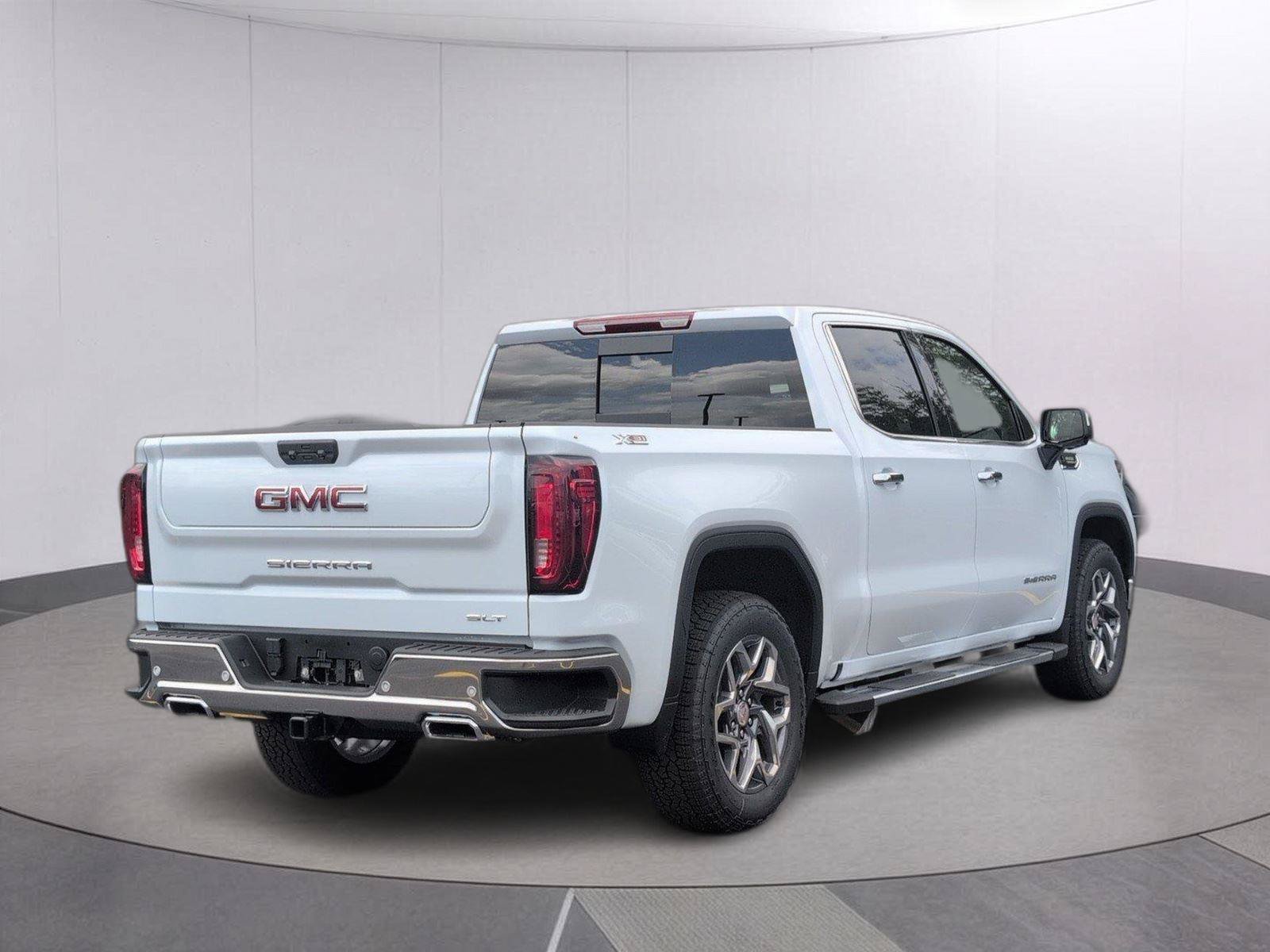 New 2026 GMC Sierra 1500 SLT w/ SLT Premium Plus Package AWD/4WD image 7
