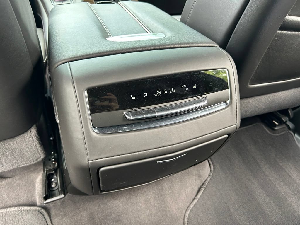 Used 2024 Cadillac Escalade Sport Platinum w/ LPO, ONYX Package AWD/4WD image 45