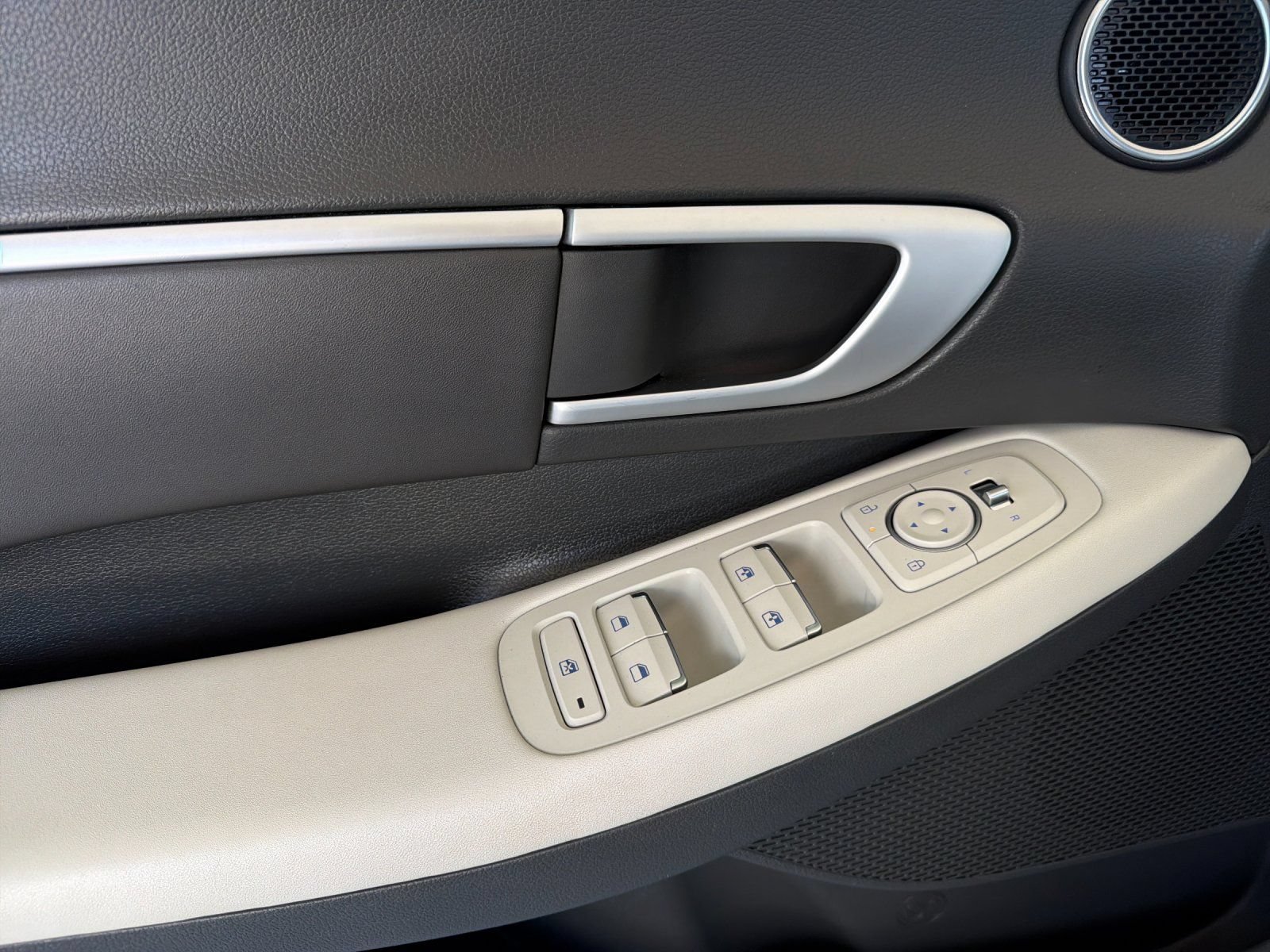 Used 2025 Hyundai Sonata SEL FWD image 10