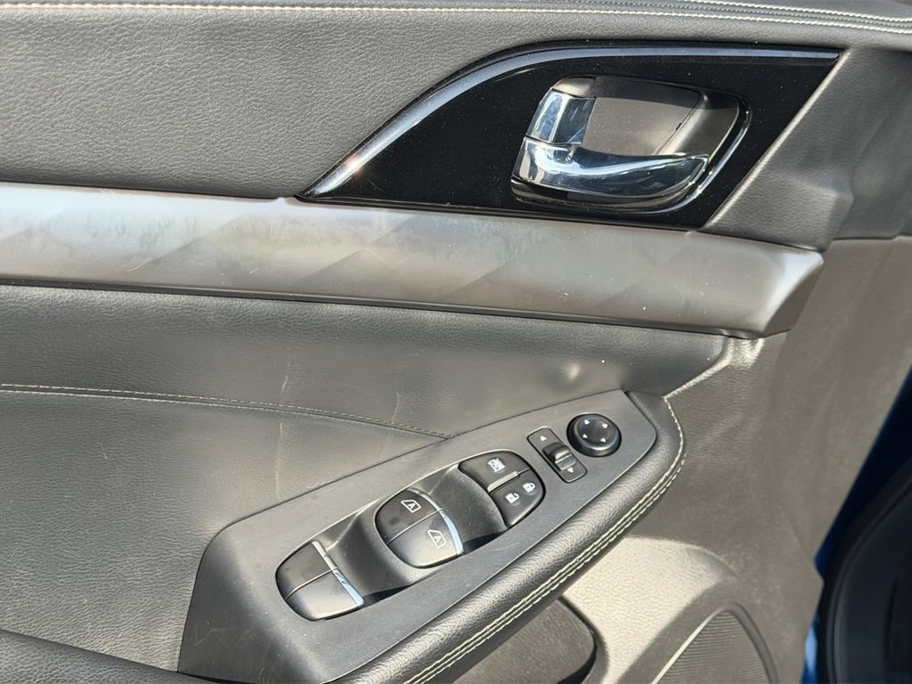 Used 2023 Nissan Maxima SV w/ Floor Mat Group FWD image 13