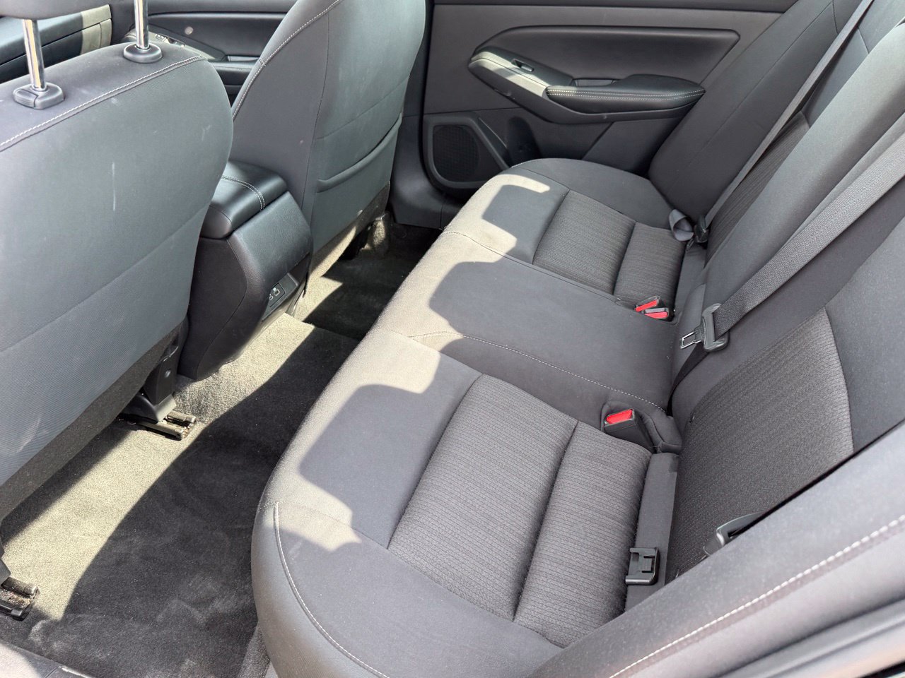 Used 2025 Nissan Altima 2.5 SV FWD image 23
