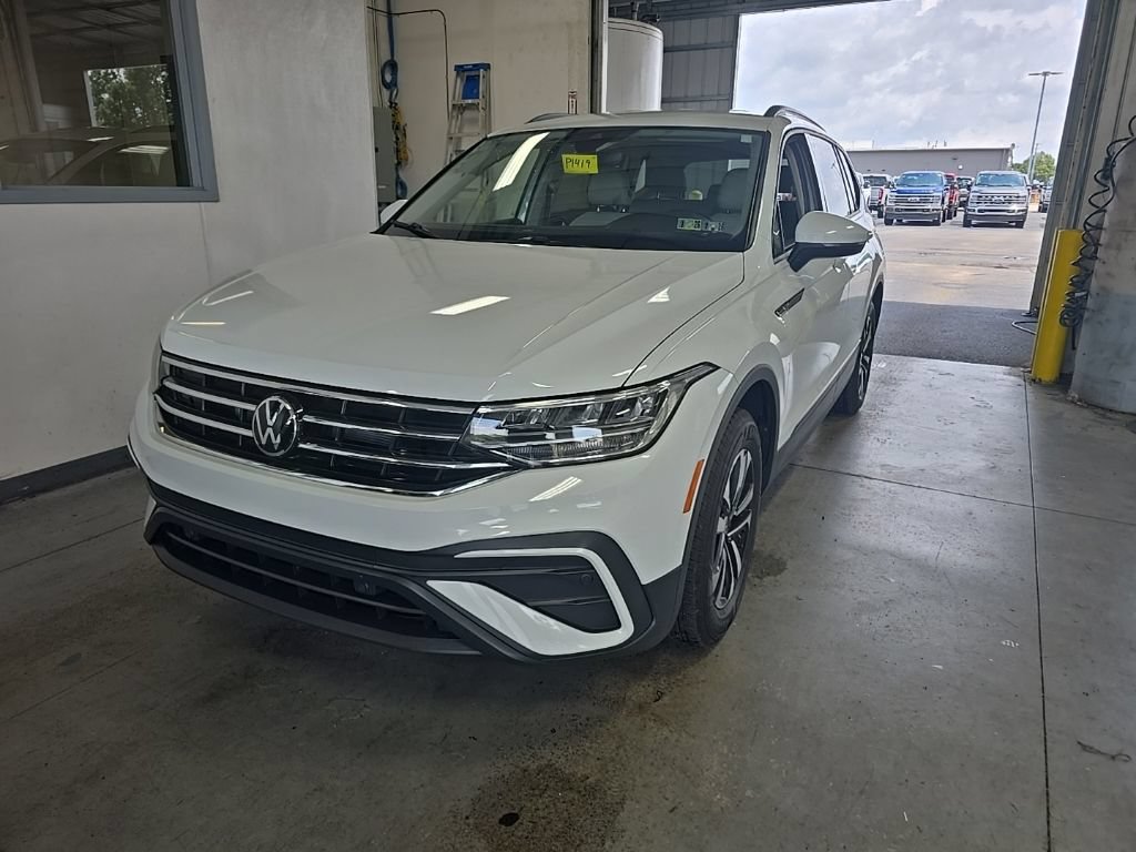 Used 2024 Volkswagen Tiguan S AWD/4WD image 2