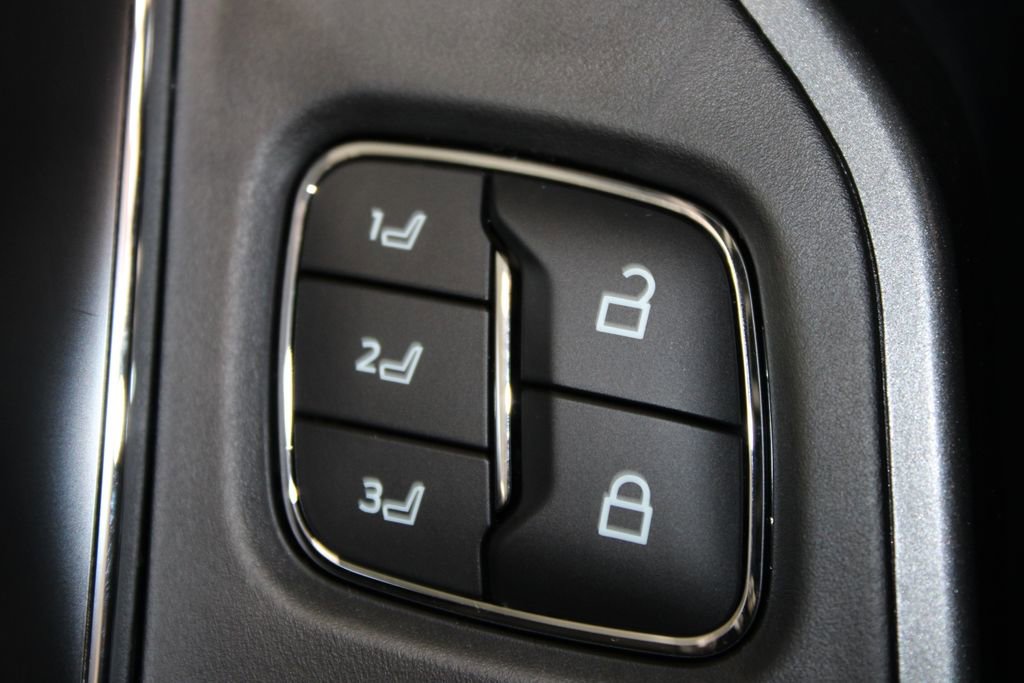 New 2026 Ford F250 Lariat w/ Black Appearance Package image 54