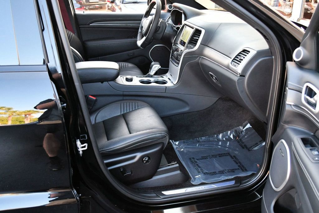 Used 2018 Jeep Grand Cherokee SRT AWD/4WD image 45