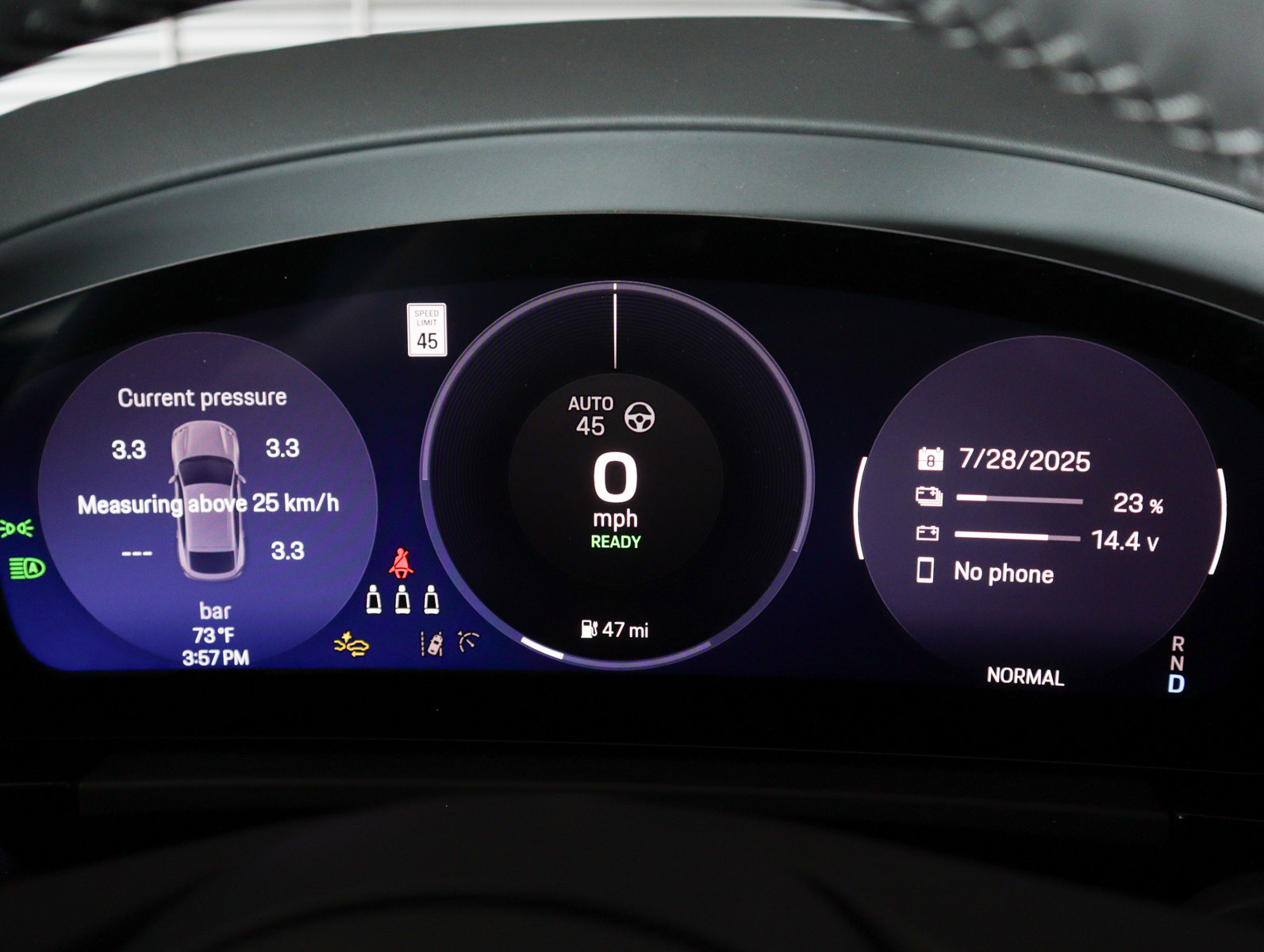 Used 2025 Porsche Macan Turbo Electric image 18