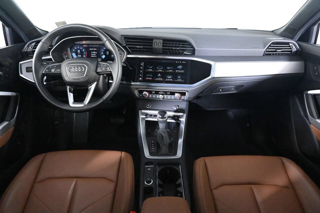 Used 2025 Audi Q3 2.0T Premium w/ Convenience Package AWD/4WD image 9