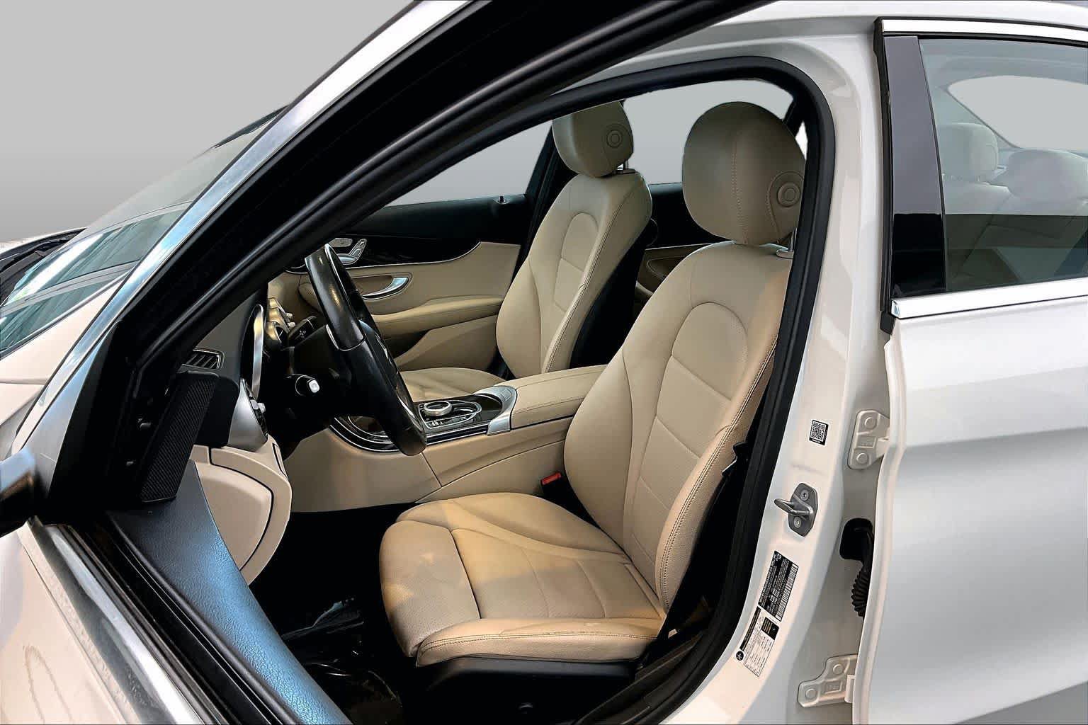 Used 2019 Mercedes-Benz C 300 Sedan image 8