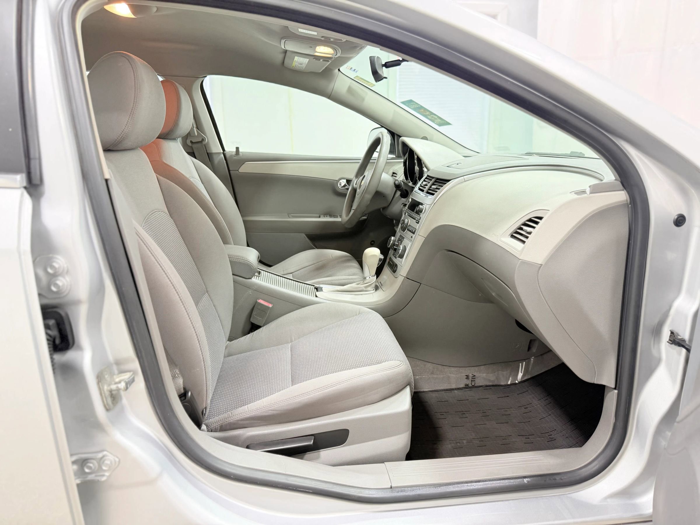 Used 2012 Chevrolet Malibu LS image 29