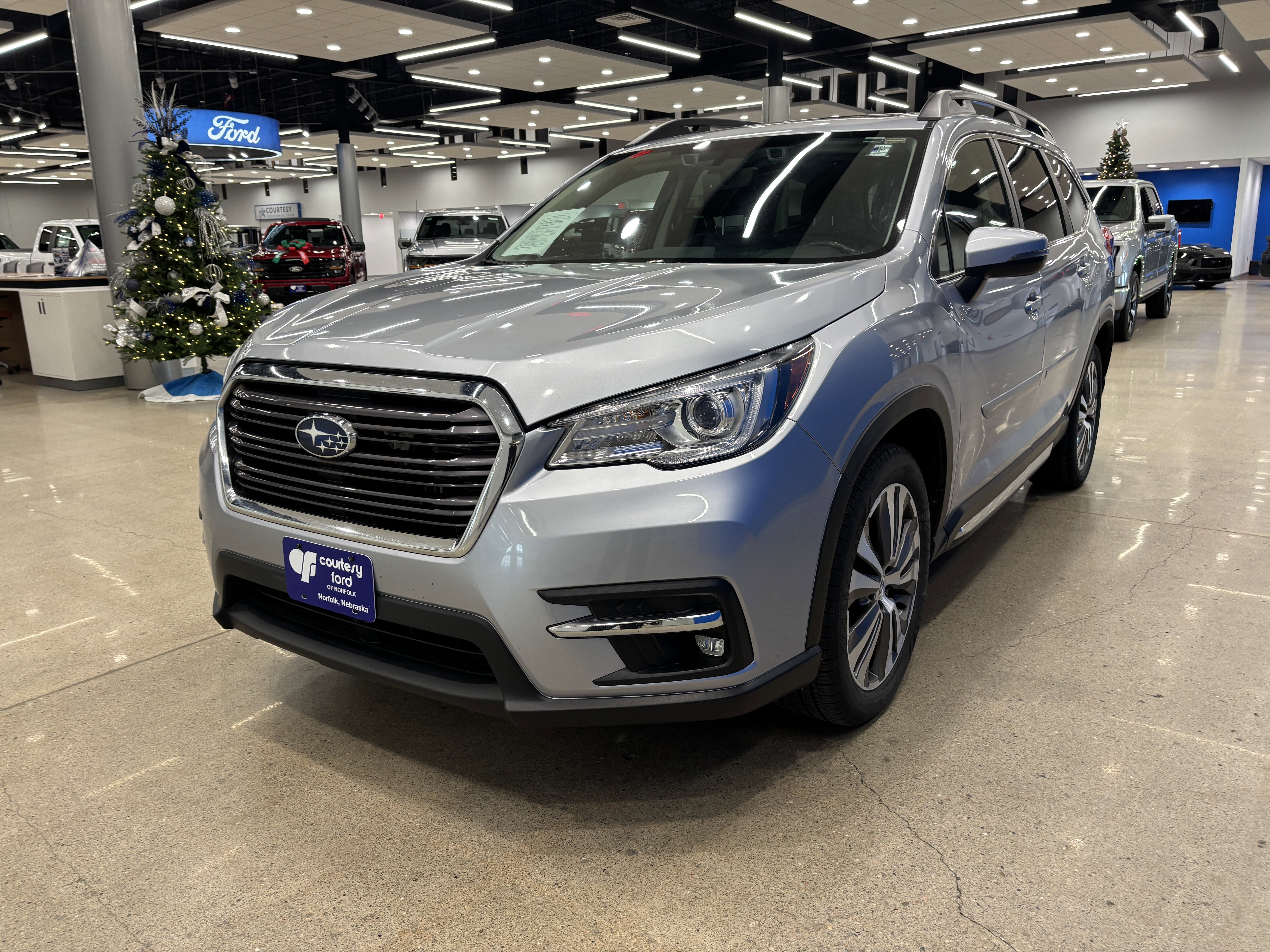 Used 2022 Subaru Ascent Limited w/ Technology Package image 4