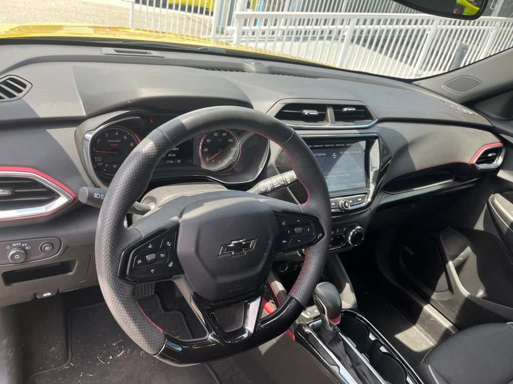 Used 2023 Chevrolet TrailBlazer RS w/ Technology Package AWD/4WD image 12