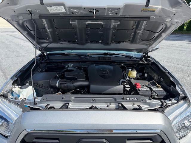 Used 2017 Toyota Tacoma SR5 AWD/4WD image 20