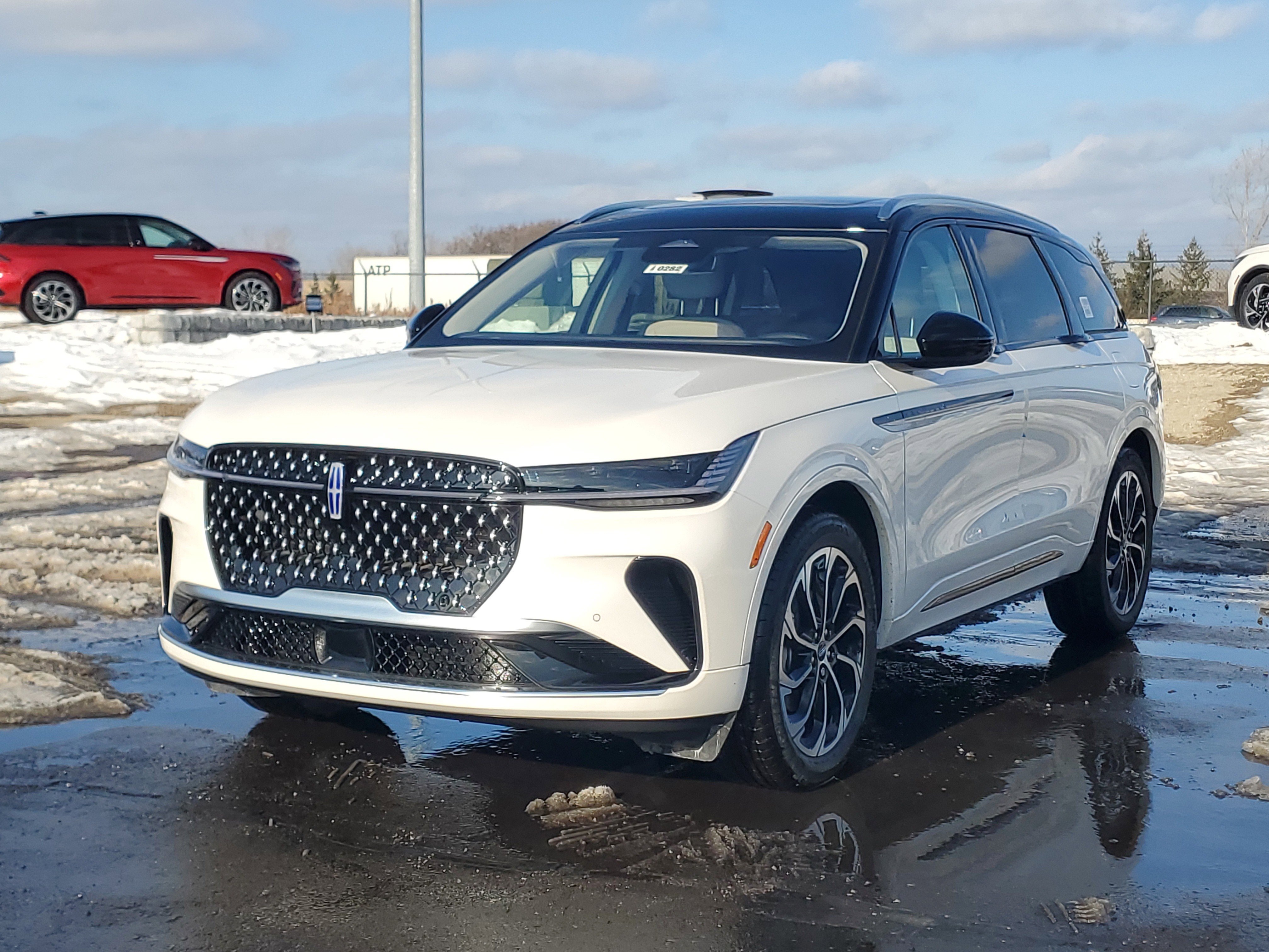 New 2026 Lincoln Nautilus Reserve image 2