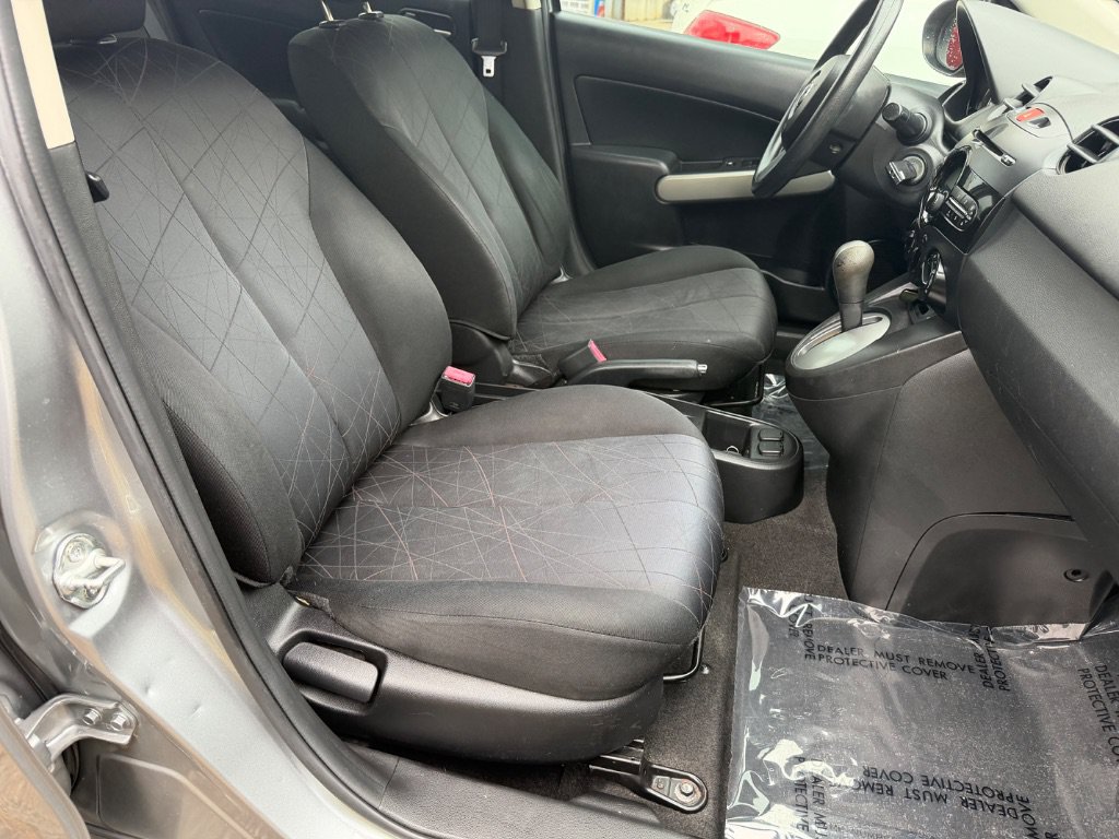 Used 2013 MAZDA MAZDA2 Sport FWD image 21