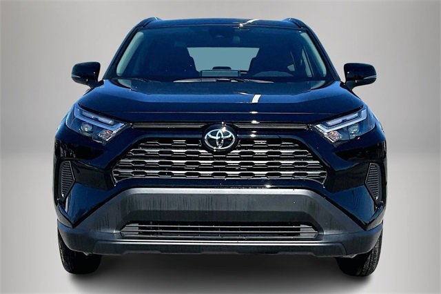 Used 2025 Toyota RAV4 XLE image 3