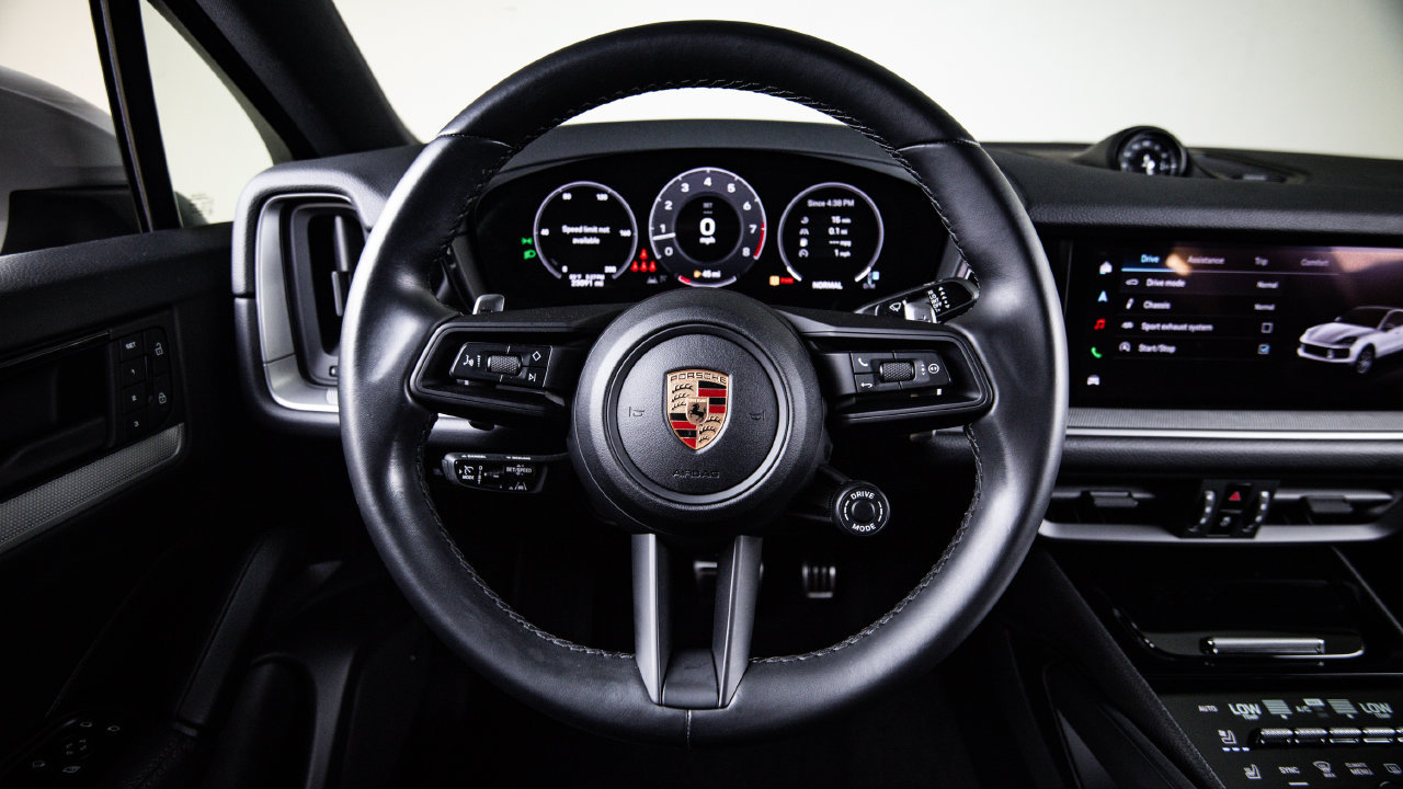 Certified 2024 Porsche Cayenne S AWD/4WD image 26