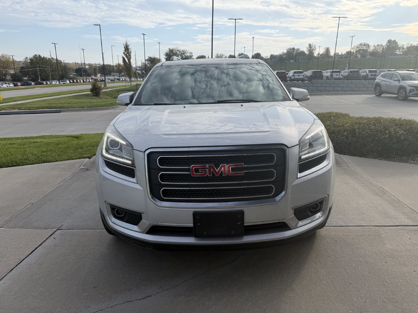 Used 2017 GMC Acadia Limited SLT AWD/4WD image 2