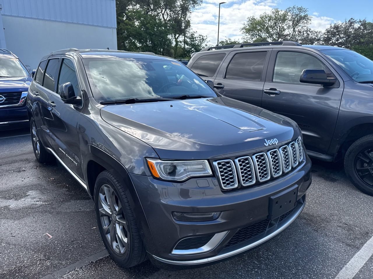 Used 2020 Jeep Grand Cherokee Summit image 3