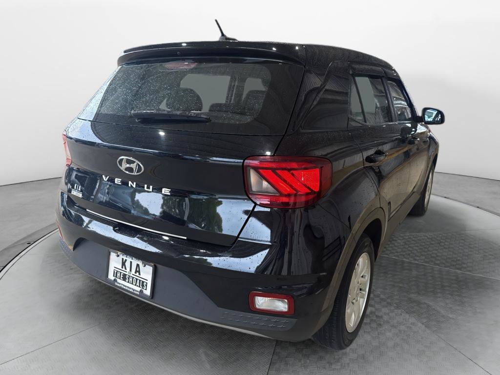 Used 2025 Hyundai Venue SE FWD image 3