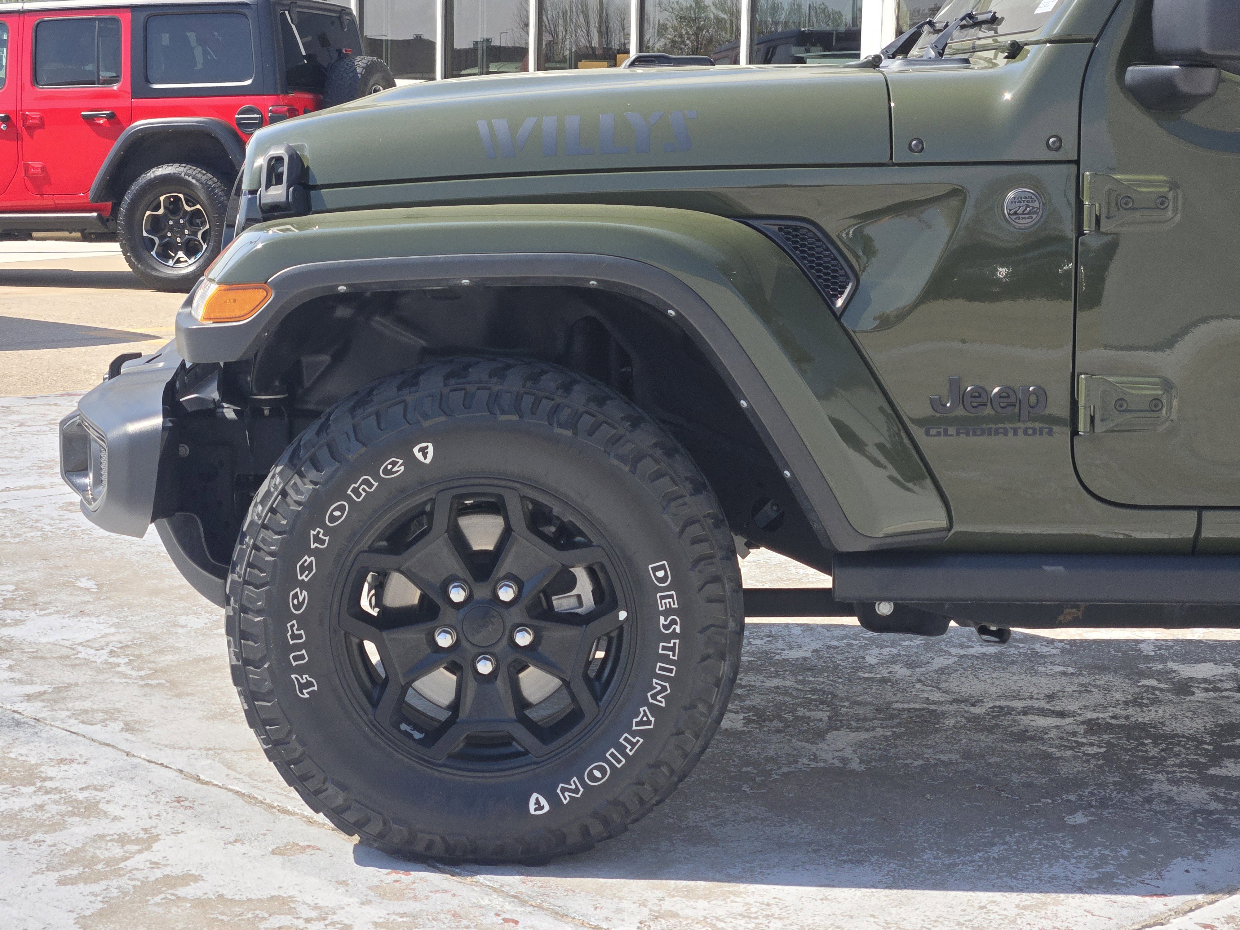 Used 2022 Jeep Gladiator Willys image 9