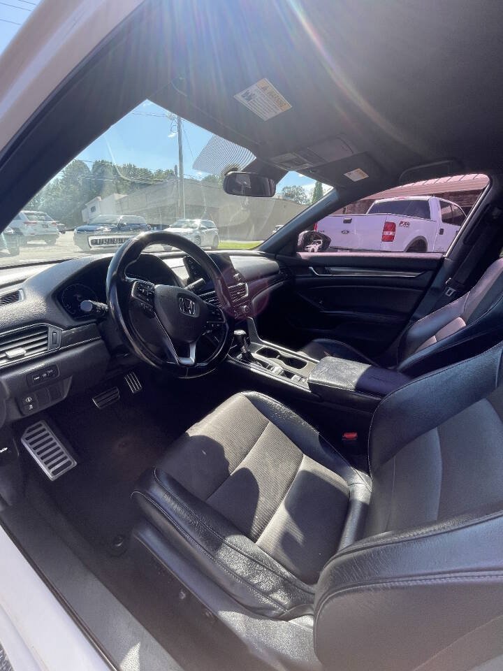 Used 2018 Honda Accord Sport image 12