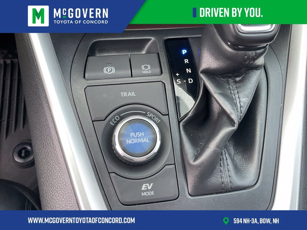 Used 2020 Toyota RAV4 Limited AWD/4WD image 25