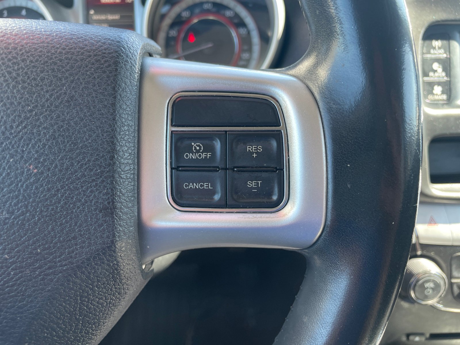 Used 2018 Dodge Journey SE w/ Connectivity Group FWD image 18