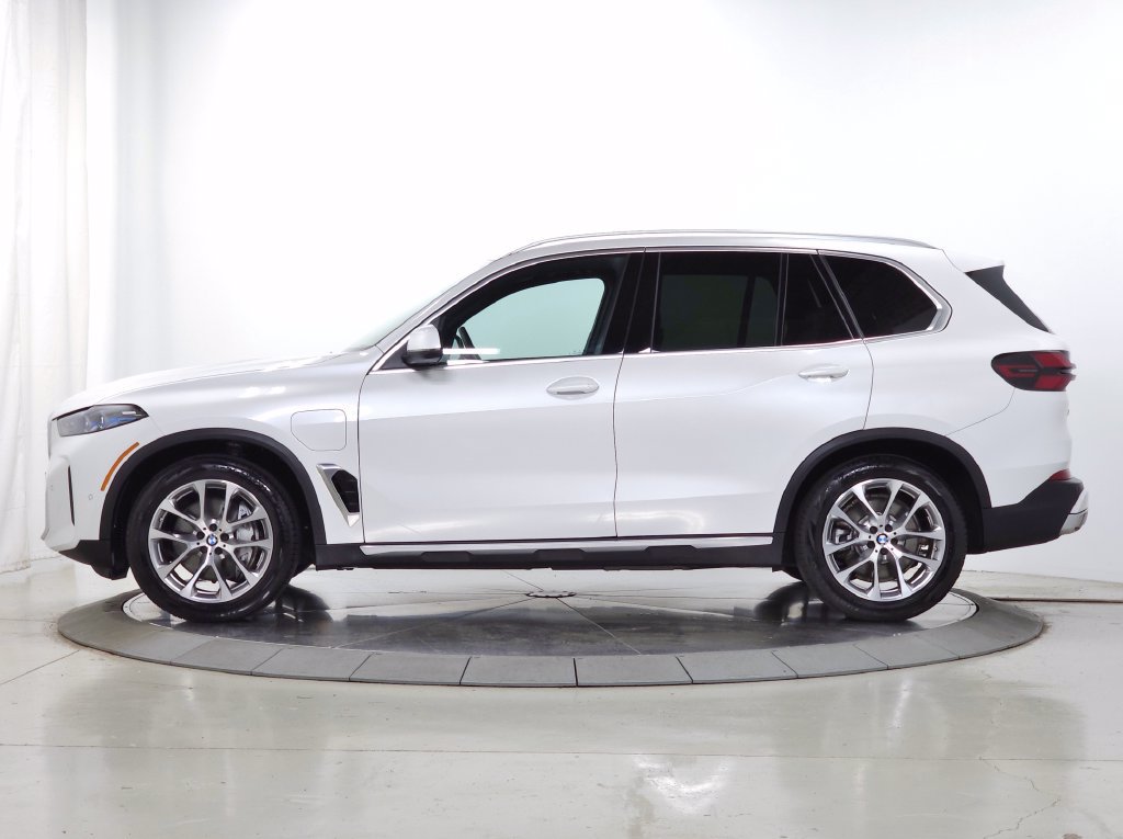 Used 2026 BMW X5 xDrive50e w/ Premium Package AWD/4WD image 5