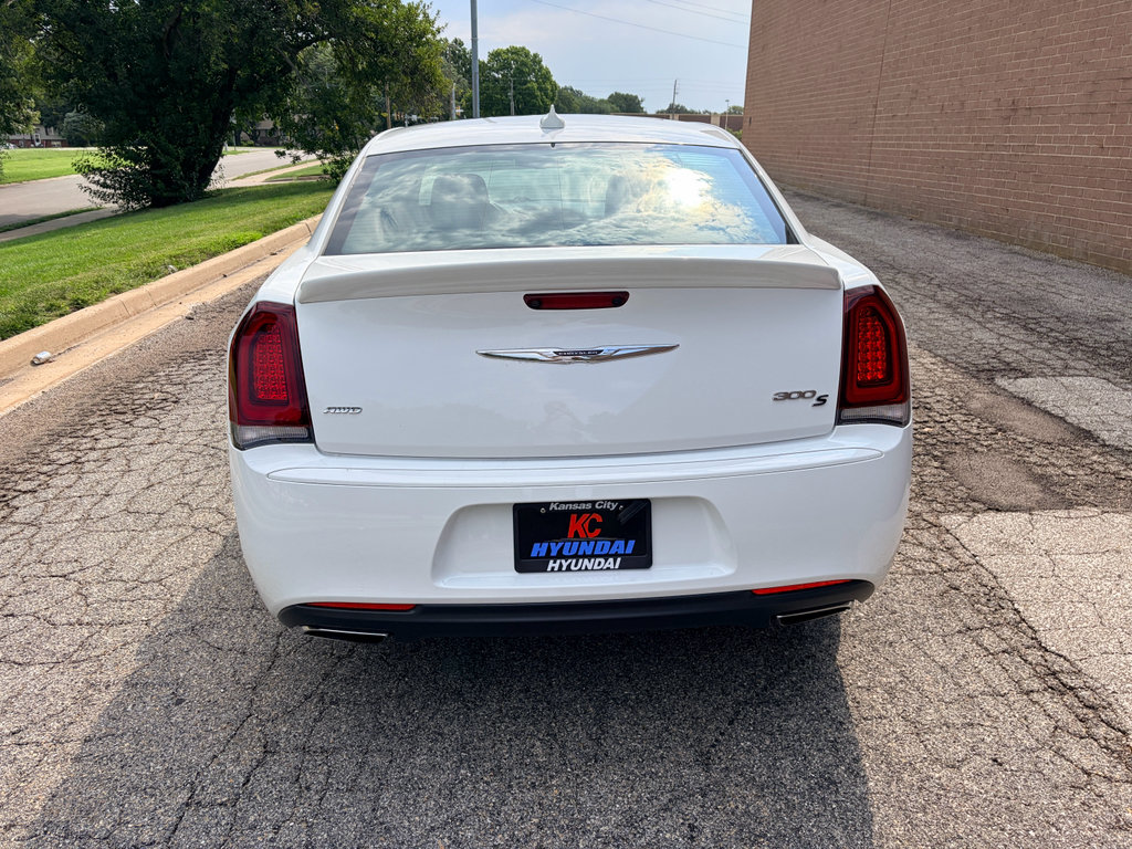 Used 2017 Chrysler 300 S w/ S Model Appearance Package AWD/4WD image 5