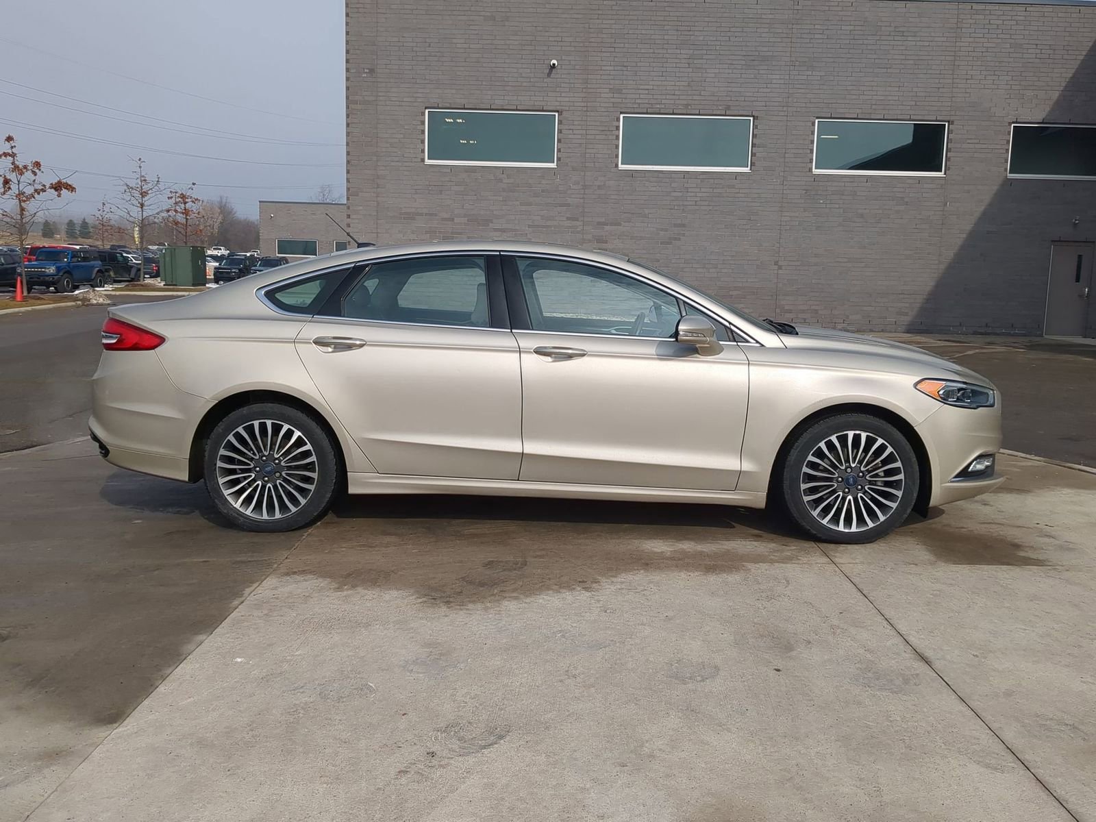 Used 2017 Ford Fusion SE image 9