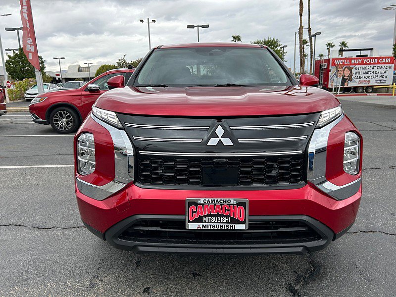 New 2025 Mitsubishi Outlander ES image 2