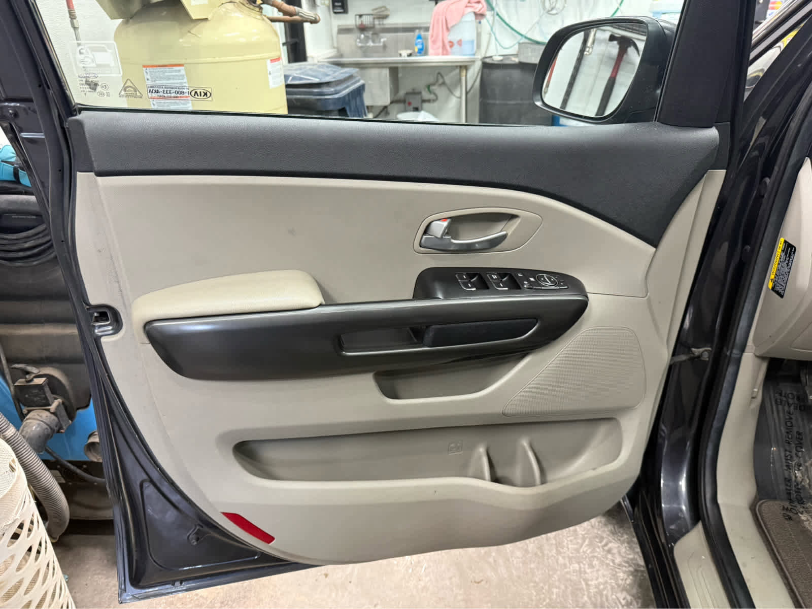 Used 2021 Kia Sedona LX image 22