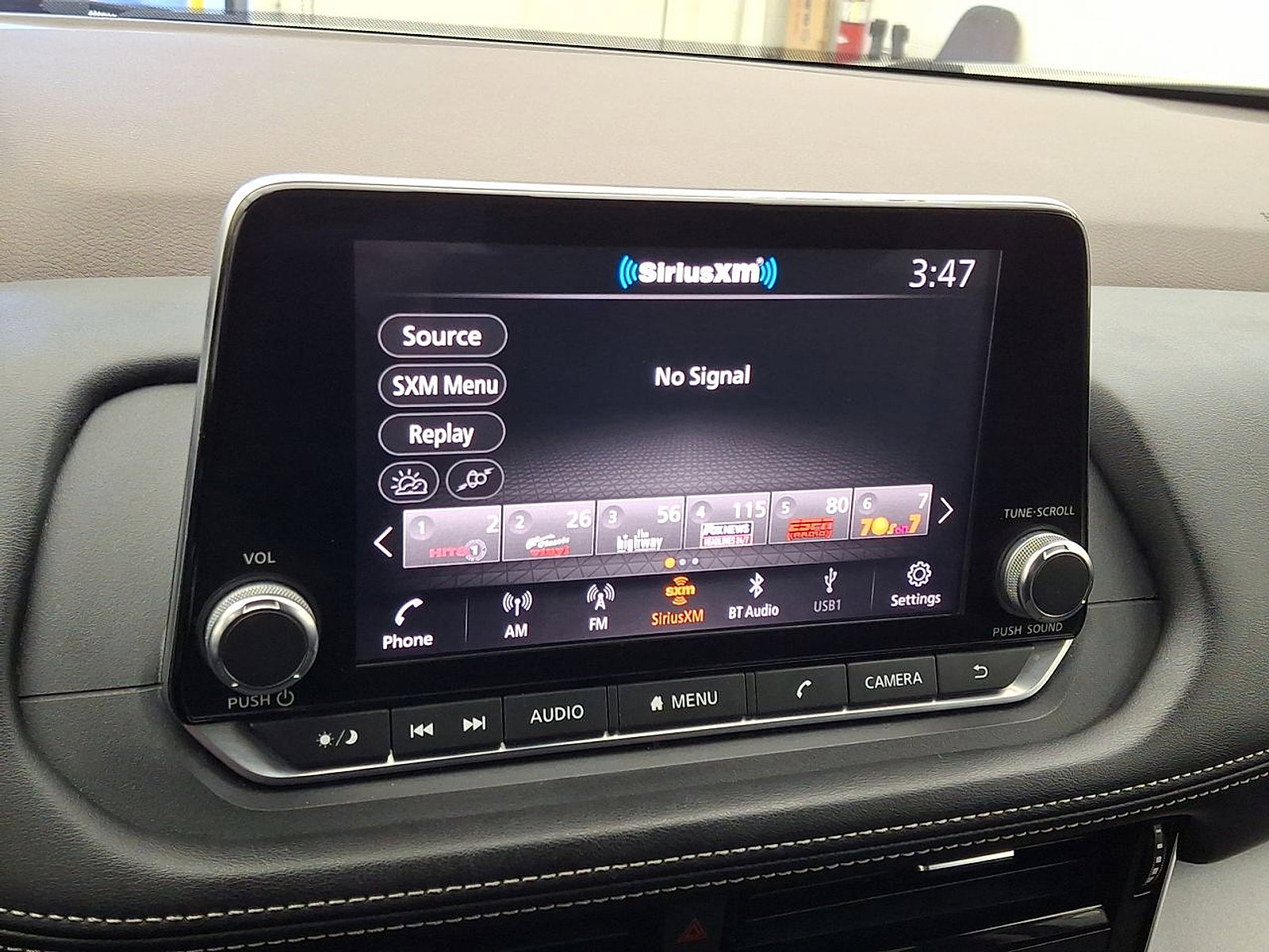 Used 2021 Nissan Rogue SV image 14