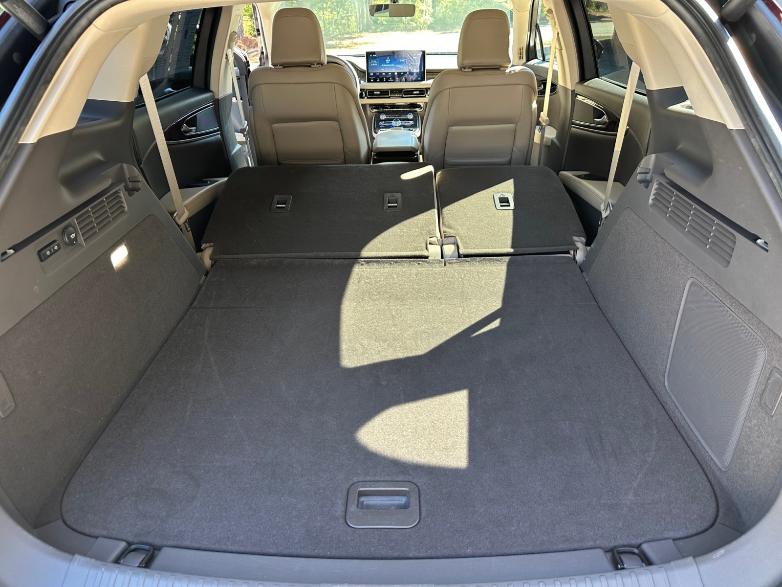 Used 2023 Lincoln Nautilus Reserve AWD/4WD image 23
