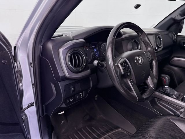 Used 2021 Toyota Tacoma TRD Sport image 9