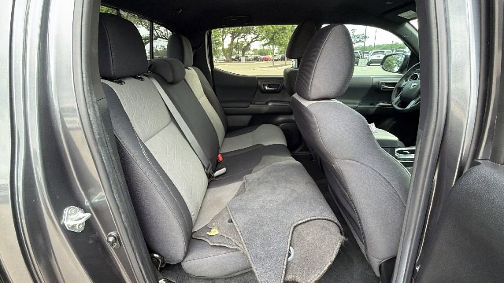 Used 2023 Toyota Tacoma TRD Sport w/ Technology Package RWD image 38