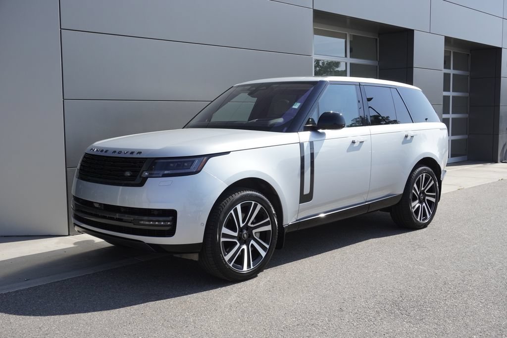 Used 2023 Land Rover Range Rover SE AWD/4WD image 3
