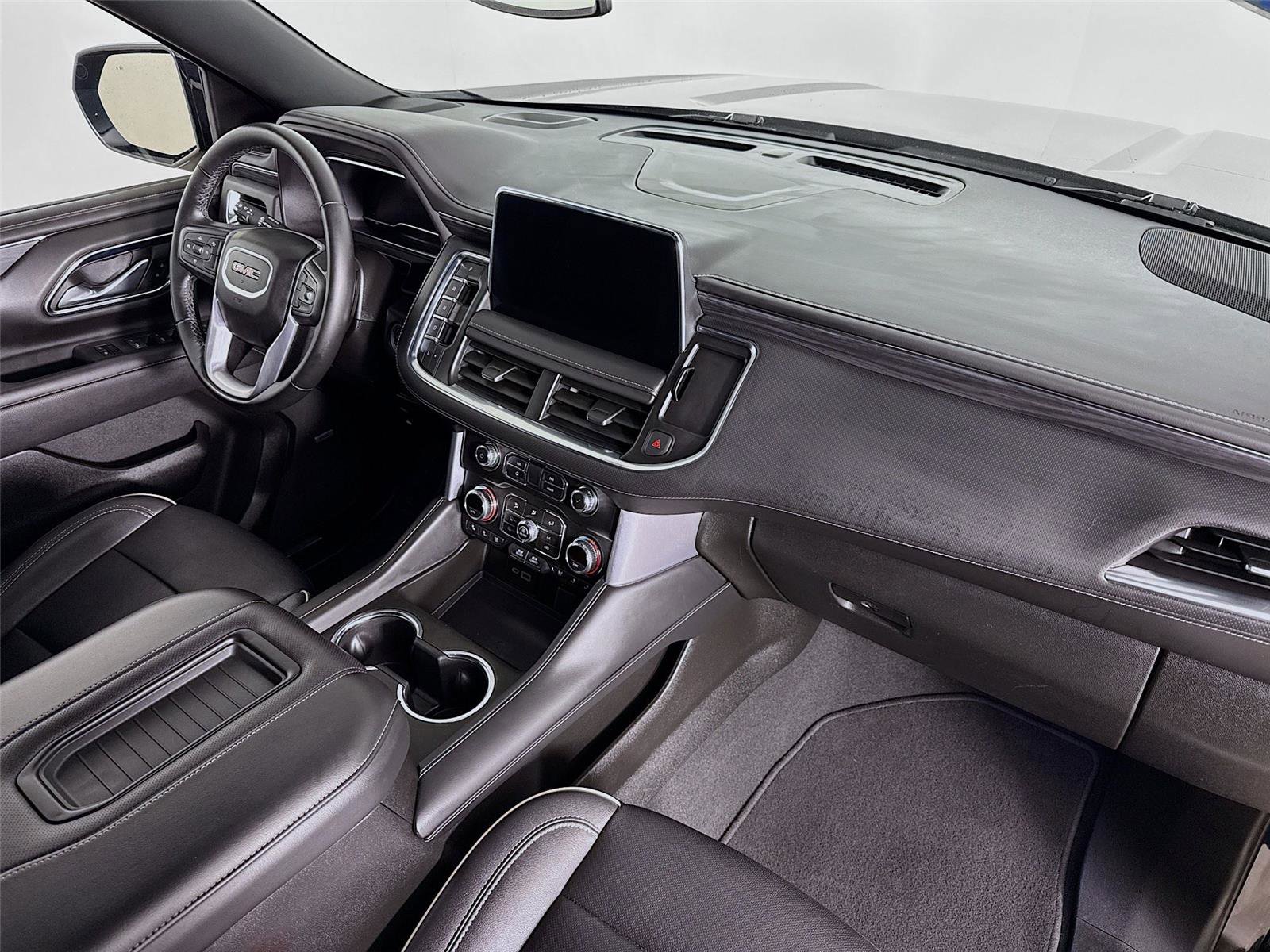 Used 2024 GMC Yukon SLT image 30