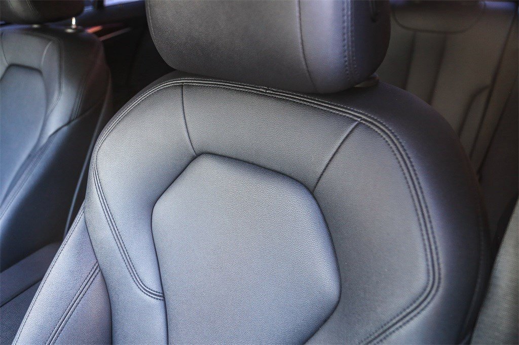 Used 2019 BMW 530i xDrive w/ Convenience Package image 24